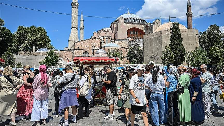 İstanbul'a üç ayda 3,7 milyon turist! İlk sırada hangi ülke var? - Resim: 37